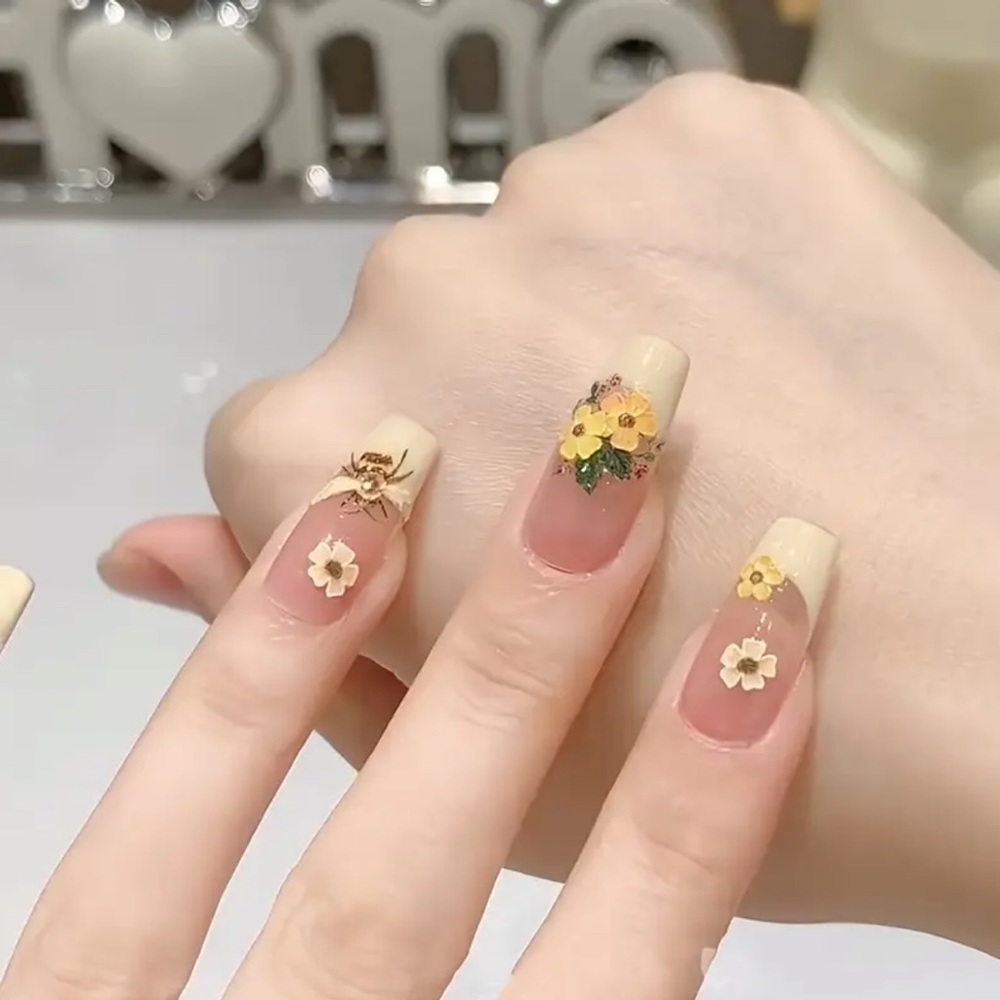 Floral Bee acrylic Nail Art 10 pc Set - Cream & Yellow Reusable French Tip NWT - Picture 7 of 10